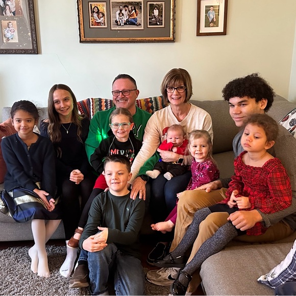 Meet your Posher, Lisa - Picture 1 of 2